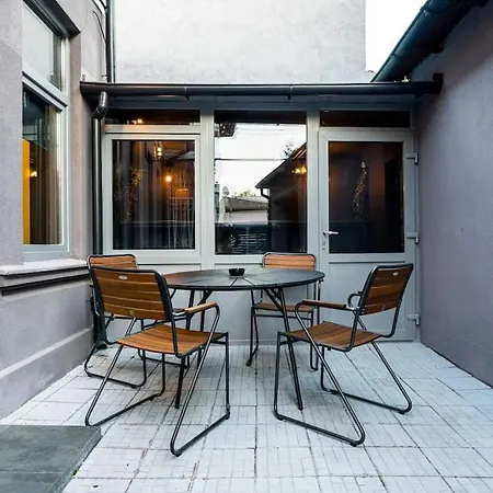 Downtown Victoriei Flat With Garden And Jacuzzi
