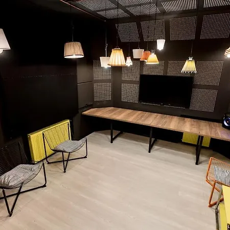 Downtown Victoriei Flat With Garden And Jacuzzi Daire Bükreş