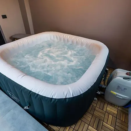 Downtown Victoriei Flat With Garden And Jacuzzi *