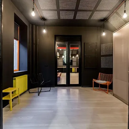 Downtown Victoriei Flat With Garden And Jacuzzi Bucharest
