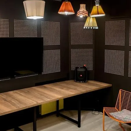 Daire Downtown Victoriei Flat With Garden And Jacuzzi Bükreş